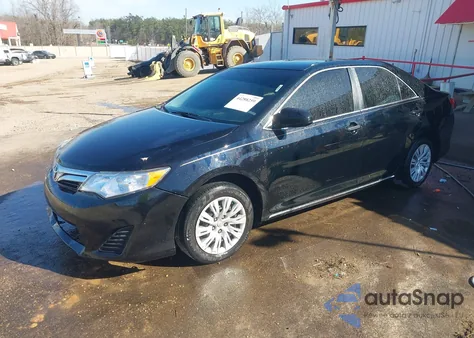 2014 Toyota Camry Le z USA, uszkodzony, nr VIN 4T4BF1FK6ER442580